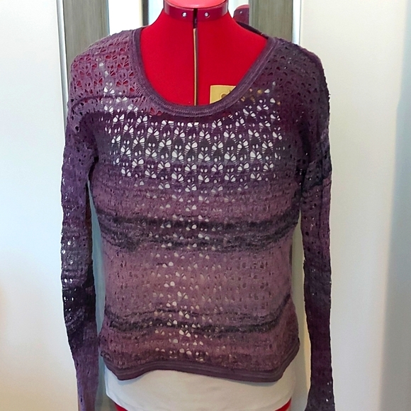 Ladies sweater - Picture 1 of 4